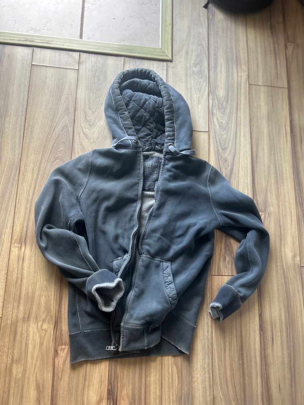 Ruehl No.925 Men's Quilted Hooded Jacket in Charcoal Gray